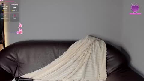 mikasssu online show from January 14, 2026, 10:54 am