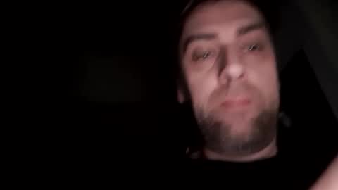 Snapshot of mikavfr chatting on December 1, 2025, 4:28 am Mika online show from December 1, 2025, 4:28 am