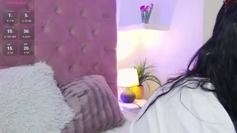 Snapshot of mikavia chatting on December 10, 2024, 10:37 pm Mika online show from December 10, 2024, 10:37 pm