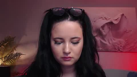 Snapshot of mikavia chatting on September 13, 2025, 9:36 pm Mika online show from September 13, 2025, 9:36 pm