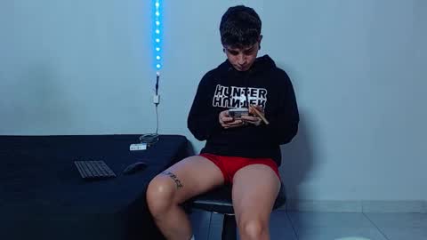 Mike IMDEPENDIENT MODEL online show from November 14, 2025, 1:43 pm