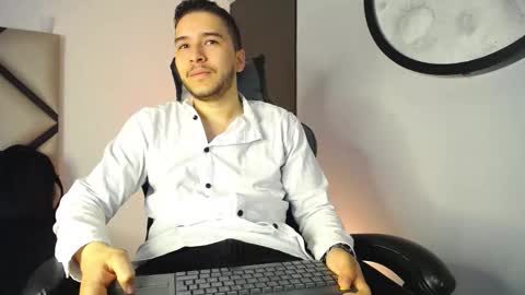 Mike  online show from December 3, 2025, 11:52 am