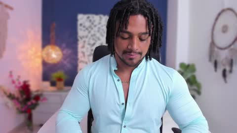 Snapshot of mike_estevess chatting on December 1, 2024, 9:26 pm online show from December 1, 2024, 9:26 pm