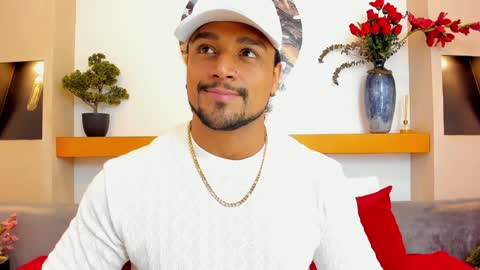 Snapshot of mike_estevess chatting on December 6, 2024, 5:53 am online show from December 6, 2024, 5:53 am