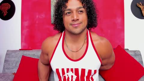 Snapshot of mike_estevess chatting on December 19, 2024, 10:56 am online show from December 19, 2024, 10:56 am