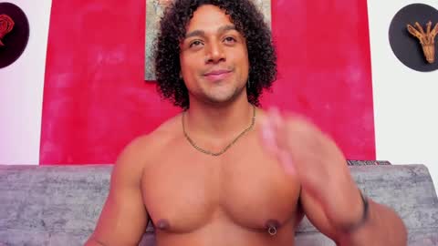 Snapshot of mike_estevess chatting on December 19, 2024, 2:02 pm online show from December 19, 2024, 2:02 pm