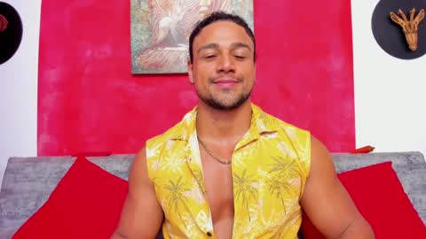 Snapshot of mike_estevess chatting on December 26, 2024, 2:05 pm online show from December 26, 2024, 2:05 pm