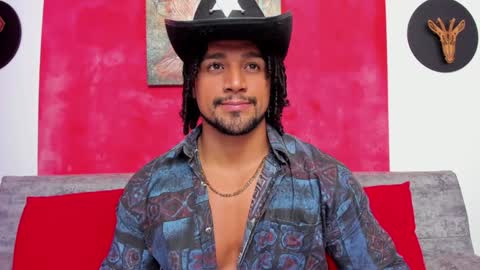 Snapshot of mike_estevess chatting on January 11, 2025, 1:59 am online show from January 11, 2025, 1:59 am