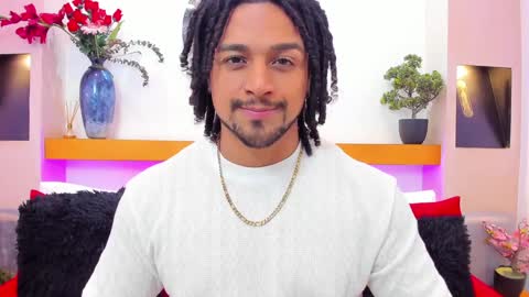 Snapshot of mike_estevess chatting on January 30, 2025, 6:35 am online show from January 30, 2025, 6:35 am