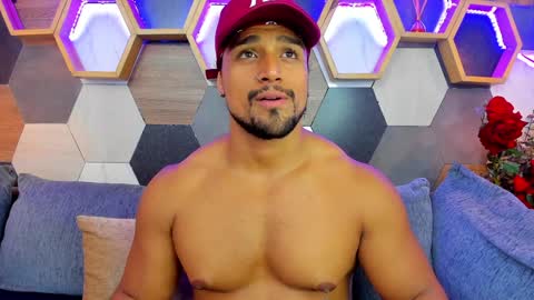 Snapshot of mike_estevess chatting on February 6, 2025, 3:41 pm online show from February 6, 2025, 3:41 pm