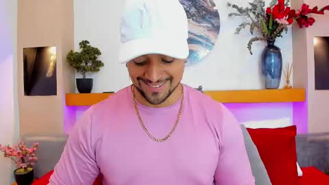 Snapshot of mike_estevess chatting on February 19, 2025, 10:31 pm online show from February 19, 2025, 10:31 pm