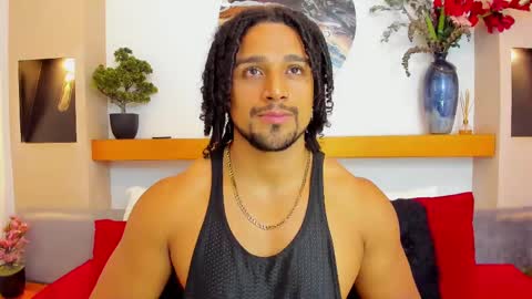 Snapshot of mike_estevess chatting on February 24, 2025, 1:24 am online show from February 24, 2025, 1:24 am