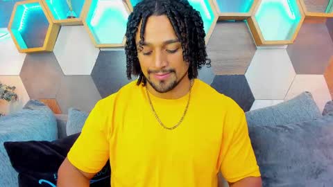 Snapshot of mike_estevess chatting on March 2, 2025, 1:47 am online show from March 2, 2025, 1:47 am