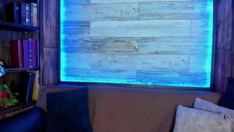 Snapshot of mike_estevess chatting on March 7, 2025, 5:18 am online show from March 7, 2025, 5:18 am