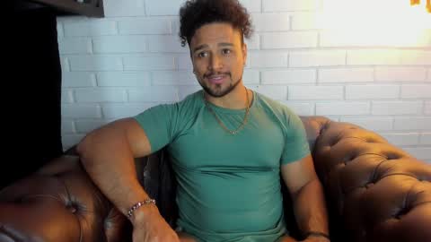 Snapshot of mike_estevess chatting on March 9, 2025, 9:46 pm online show from March 9, 2025, 9:46 pm