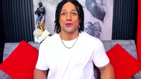 Snapshot of mike_estevess chatting on October 10, 2025, 7:29 am online show from October 10, 2025, 7:29 am