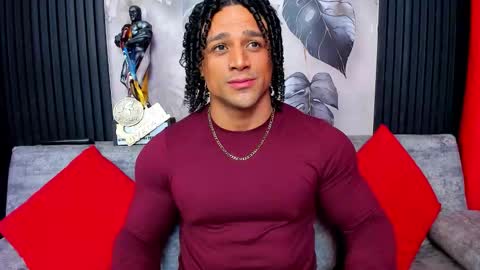 Snapshot of mike_estevess chatting on October 18, 2025, 3:09 am online show from October 18, 2025, 3:09 am