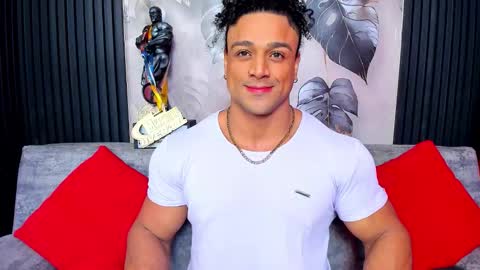 Snapshot of mike_estevess chatting on November 1, 2025, 9:44 am online show from November 1, 2025, 9:44 am