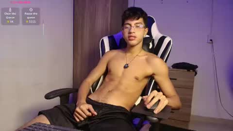 Mike Pineapple online show from July 14, 2026, 3:44 am