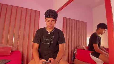 Snapshot of mike_thomsonn chatting on February 1, 2026, 7:45 pm Mike Thomsonn online show from February 1, 2026, 7:45 pm