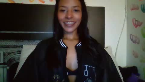 MAITE  MIKE  Sometimes Im with the boy in camera online show from November 15, 2025, 9:06 am