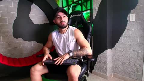 Snapshot of mikeblare chatting on January 8, 2025, 7:13 pm Mike Blare online show from January 8, 2025, 7:13 pm