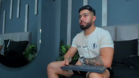 Snapshot of mikeblare chatting on February 3, 2025, 7:42 pm Mike Blare online show from February 3, 2025, 7:42 pm