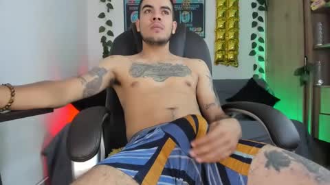 mikee_scooth online show from December 19, 2024, 6:12 pm