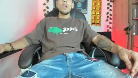 mikee_scooth online show from December 24, 2024, 4:11 am