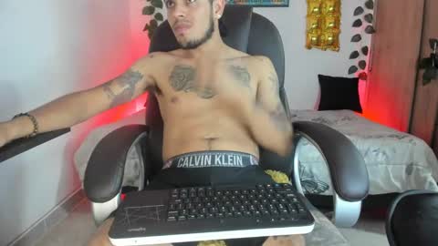 mikee_scooth online show from February 12, 2025, 5:58 am