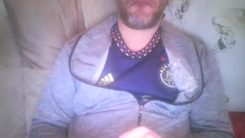 Snapshot of mikehockishuge9 chatting on January 6, 2025, 9:43 pm mikehockishuge9 online show from January 6, 2025, 9:43 pm