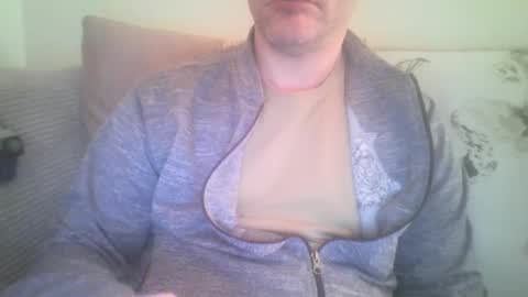 Snapshot of mikehockishuge9 chatting on January 12, 2025, 9:51 pm mikehockishuge9 online show from January 12, 2025, 9:51 pm