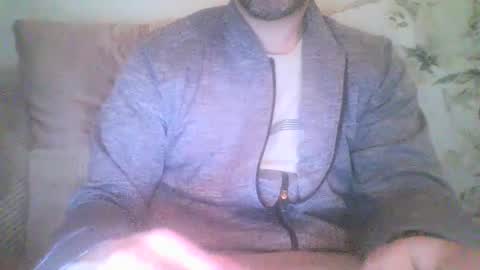 Snapshot of mikehockishuge9 chatting on January 19, 2025, 12:28 am mikehockishuge9 online show from January 19, 2025, 12:28 am