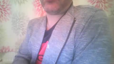 Snapshot of mikehockishuge9 chatting on December 15, 2025, 12:26 am mikehockishuge9 online show from December 15, 2025, 12:26 am