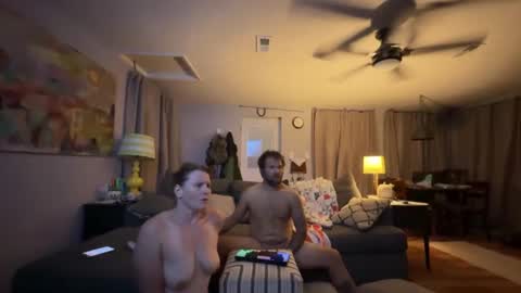 Snapshot of mikehunt247 chatting on September 16, 2025, 9:43 am mikehunt247 online show from September 16, 2025, 9:43 am