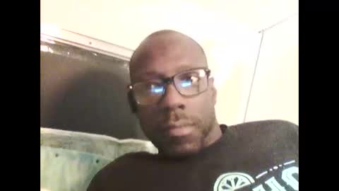 Snapshot of mikenlynz3oh3 chatting on November 4, 2025, 11:31 am mikenlynz3oh3 online show from November 4, 2025, 11:31 am