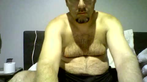 Snapshot of mikevil0269 chatting on June 8, 2026, 11:32 am mikevil0269 online show from June 8, 2026, 11:32 am