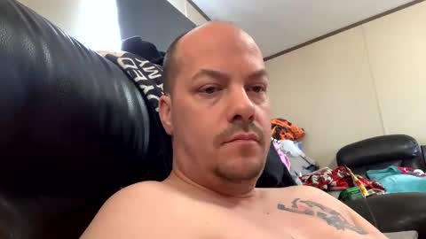 mikeylikesit2222 online show from February 2, 2025, 5:59 pm