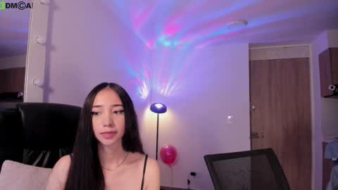 Snapshot of mikeyvioleta chatting on March 18, 2026, 11:08 pm VIOLETAMIKE online show from March 18, 2026, 11:08 pm