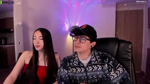 Snapshot of mikeyvioleta chatting on April 22, 2026, 10:22 pm VIOLETAMIKE online show from April 22, 2026, 10:22 pm