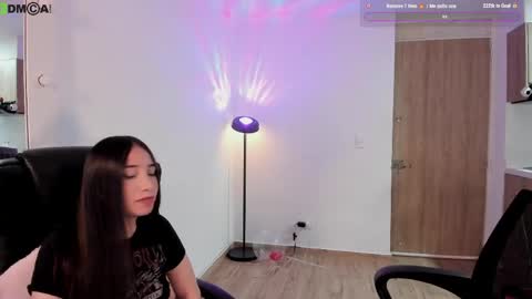 Snapshot of mikeyvioleta chatting on April 29, 2026, 9:24 am VIOLETAMIKE online show from April 29, 2026, 9:24 am