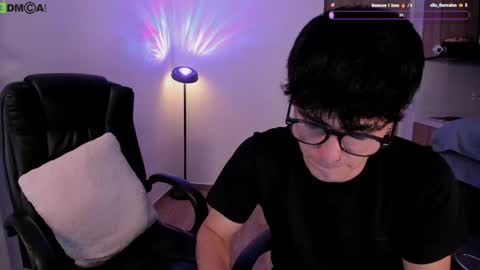 Snapshot of mikeyvioleta chatting on May 10, 2026, 11:37 am VIOLETAMIKE online show from May 10, 2026, 11:37 am
