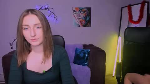 Miki online show from November 18, 2025, 7:57 am