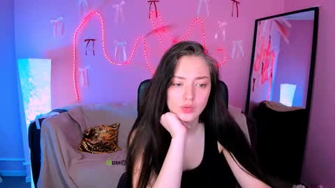 Miki online show from March 19, 2026, 6:39 am