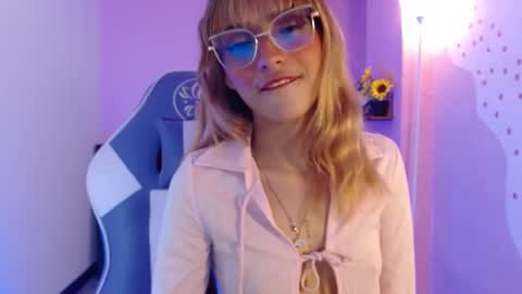 Snapshot of mikka_ela chatting on September 10, 2025, 2:06 pm Mikka 3 online show from September 10, 2025, 2:06 pm