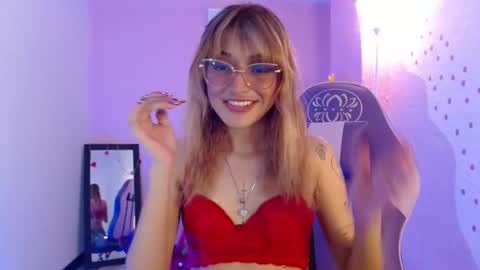 Snapshot of mikka_ela chatting on September 13, 2025, 2:39 pm Mikka 3 online show from September 13, 2025, 2:39 pm