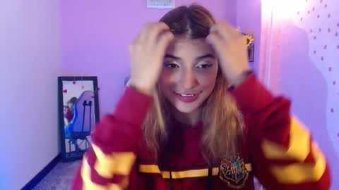 Snapshot of mikka_ela chatting on October 6, 2025, 1:30 pm Mikka 3 online show from October 6, 2025, 1:30 pm