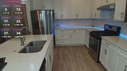 Snapshot of mikmagik chatting on January 14, 2025, 2:08 am Mikaylah online show from January 14, 2025, 2:08 am