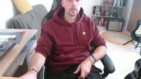 mikmik91 online show from February 17, 2026, 10:56 am