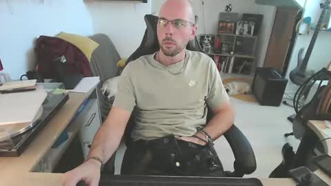 mikmik91 online show from April 7, 2026, 3:12 pm